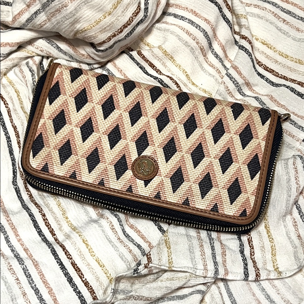 Spartina 449 Barbee Billfold Wallet - Practically new